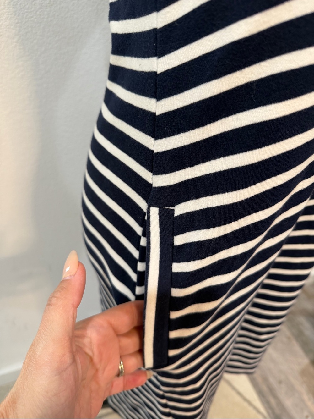 Monteau Navy Stripe Flutter Sleeve Pocket Knit Dress Size Small - Picture 4 of 9